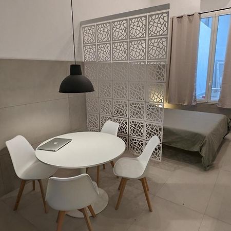 Valona 101 - Elegant Loft Apartment Bari Ngoại thất bức ảnh